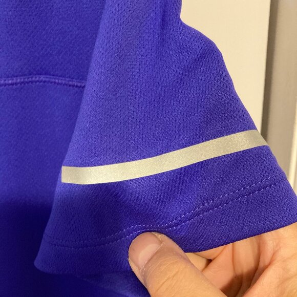 #35Adidas Running Shirt, Size Large - Picture 5 of 6